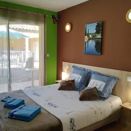Le Paquebot Bed & Breakfast *